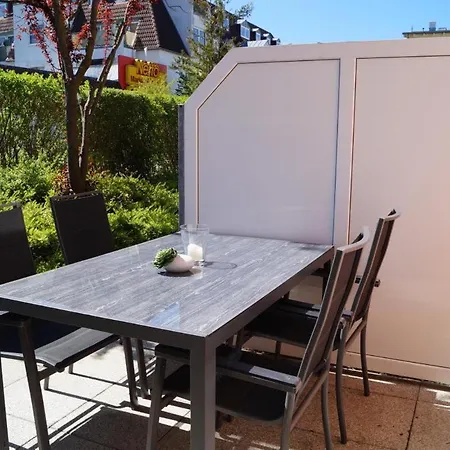 Grosszuegige Whg. Mit Verglaster Veranda, Geschuetzter Terrasse