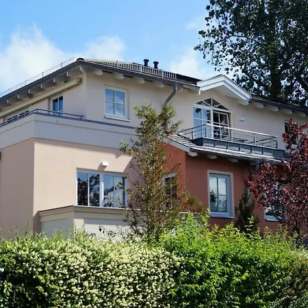 Grosszuegige Whg. Mit Verglaster Veranda, Geschuetzter Terrasse Kuehlungsborn