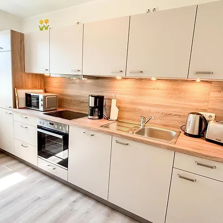 Prázdninový dům Grosszuegige Whg. Mit Verglaster Veranda, Geschuetzter Terrasse Ostseebad Kühlungsborn